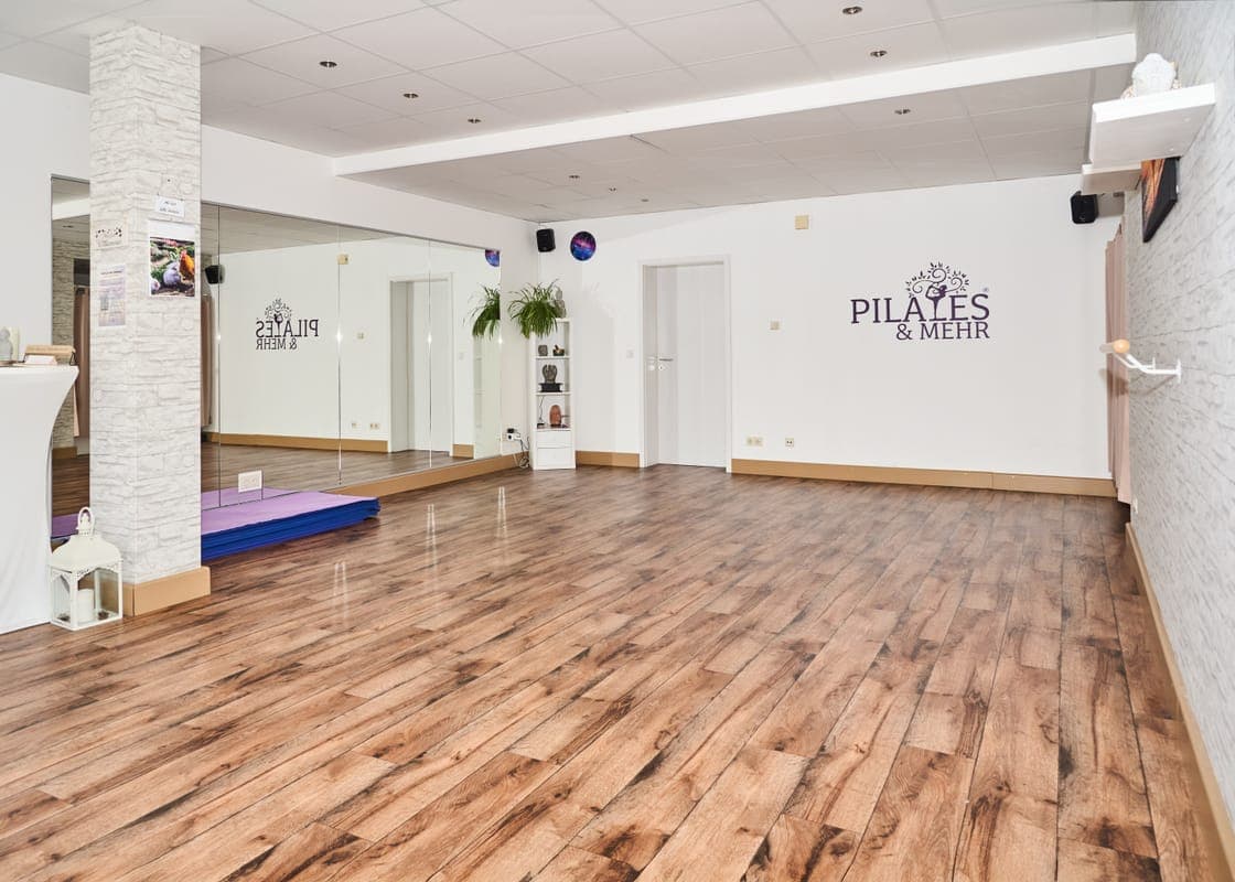 Heller Trainingsraum im Studio Pilates & Mehr